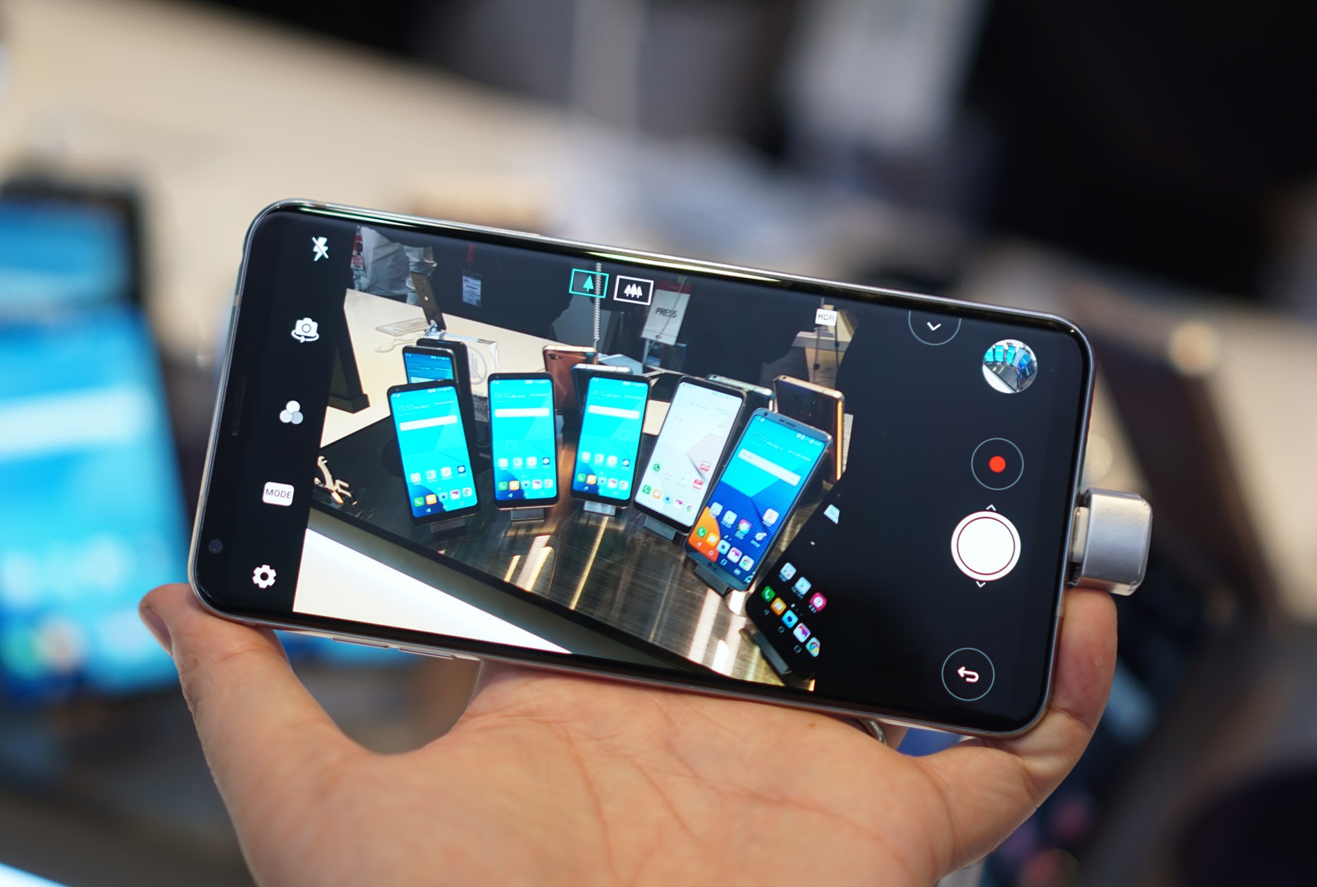 Anh thuc te LG V30 anh 11