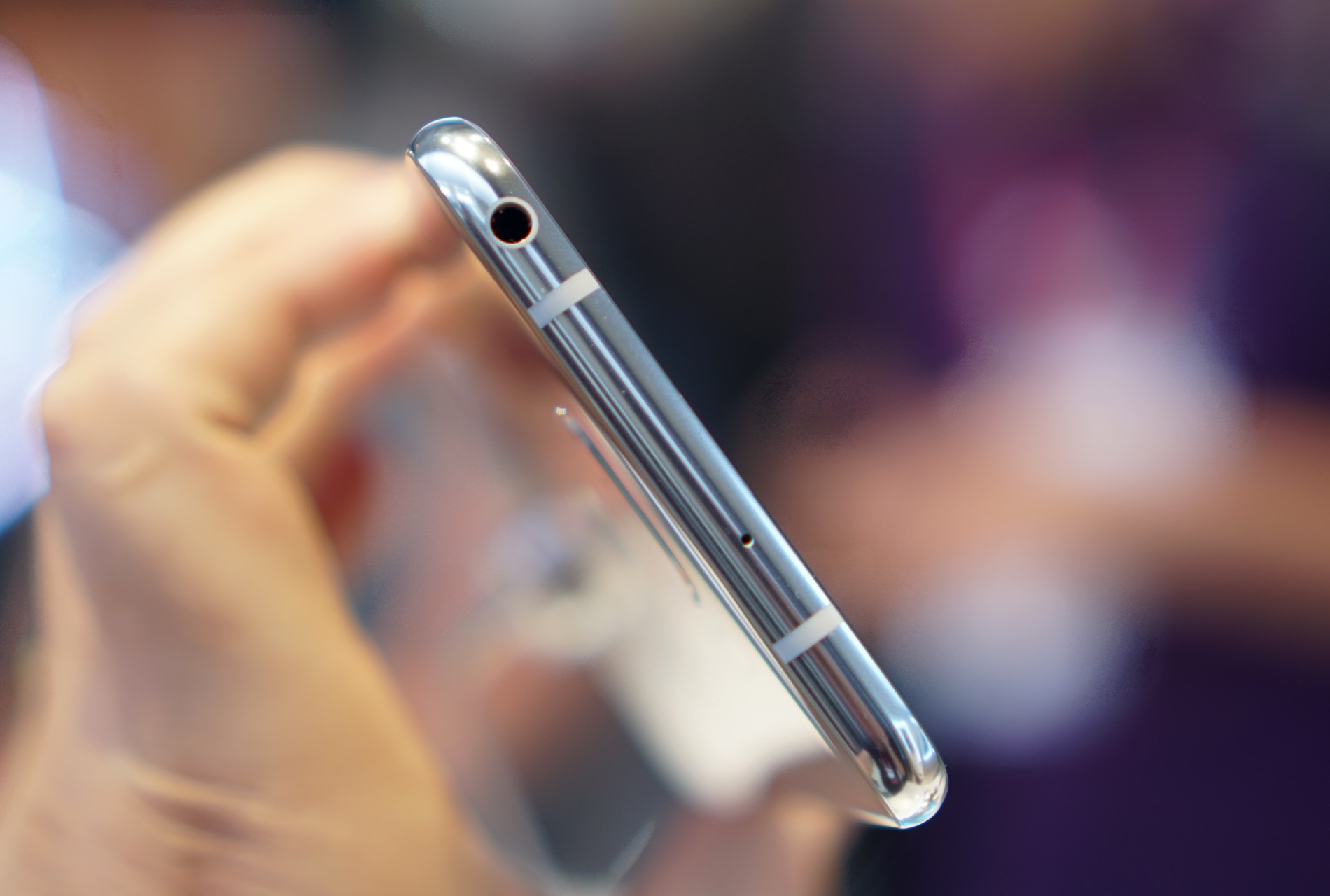 Anh thuc te LG V30 anh 9