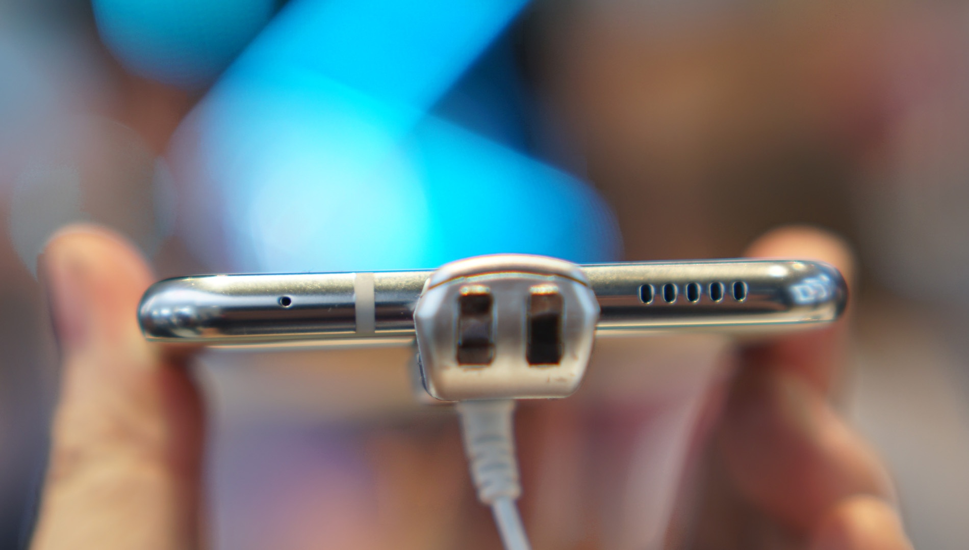 Anh thuc te LG V30 anh 3