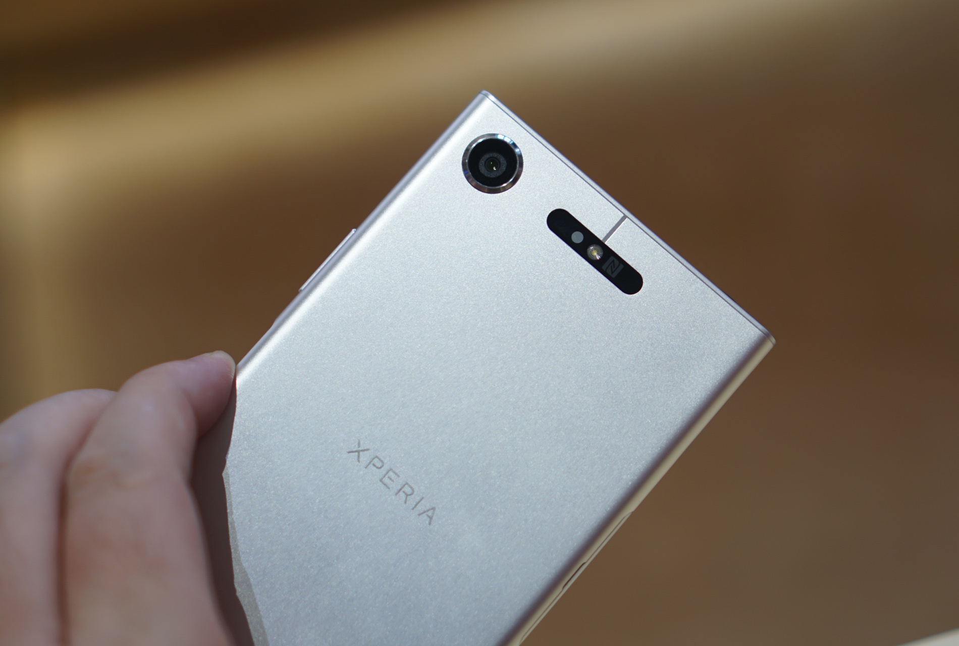 Danh gia nhanh Xperia XZ1 gia 16 trieu dong hinh anh