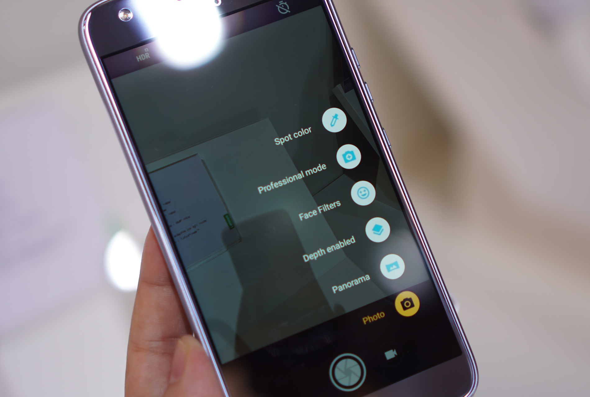 Anh thuc te Moto X4 anh 9