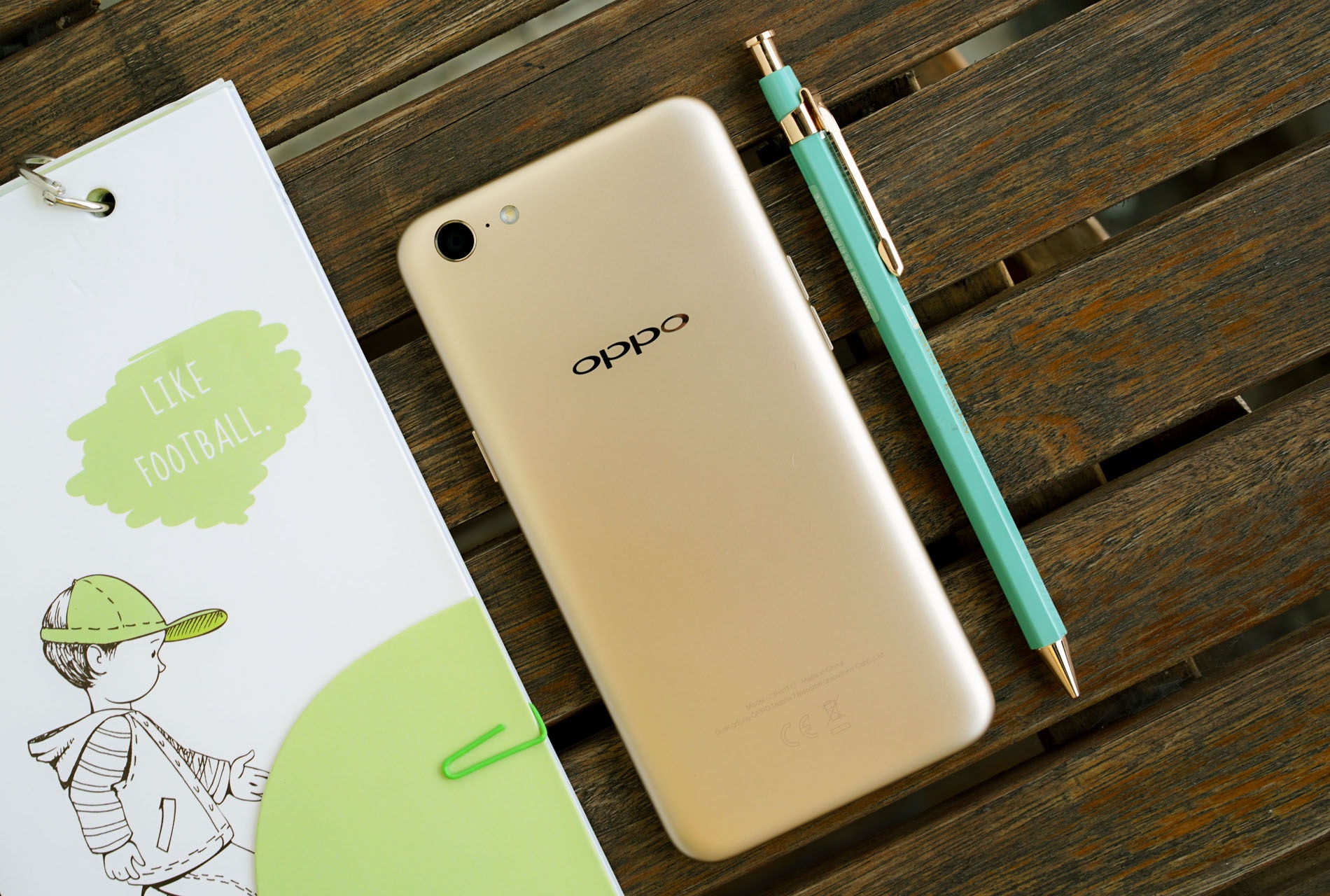 Oppo A71 chuyen selfie gia 4,7 trieu tai Viet Nam hinh anh