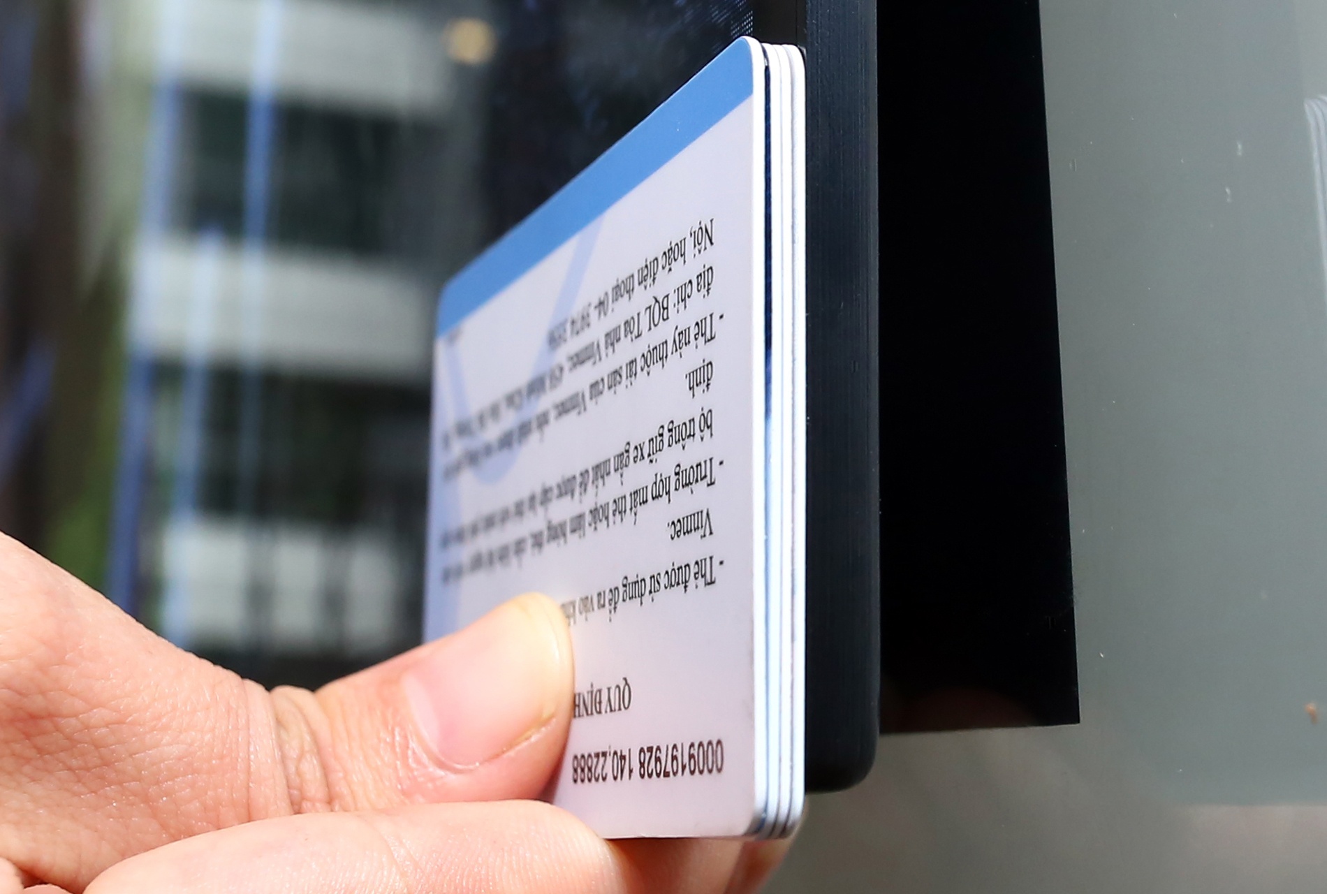 LG Signature W gia 300 trieu dong. anh 3