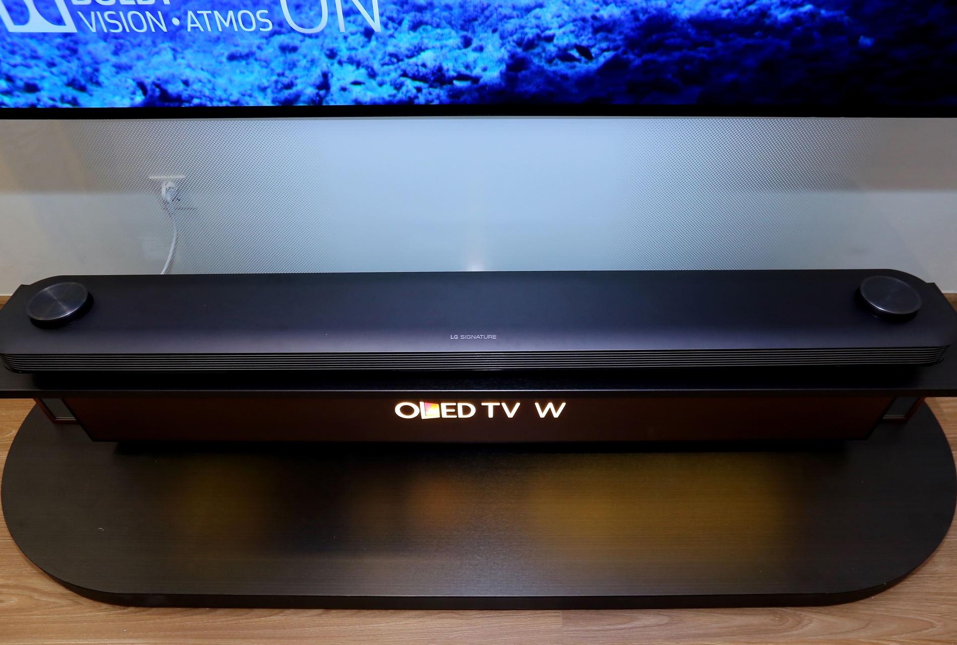 LG Signature W gia 300 trieu dong. anh 5