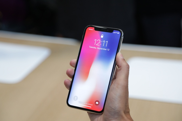 Tim Cook: ‘iPhone X dang gia 999 USD’ hinh anh