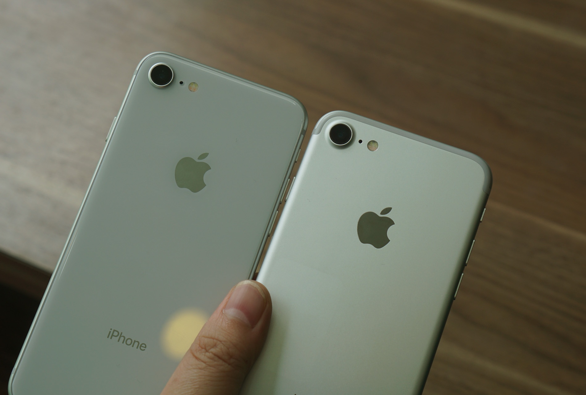 iPhone 8 do dang voi iPhone 7 hinh anh