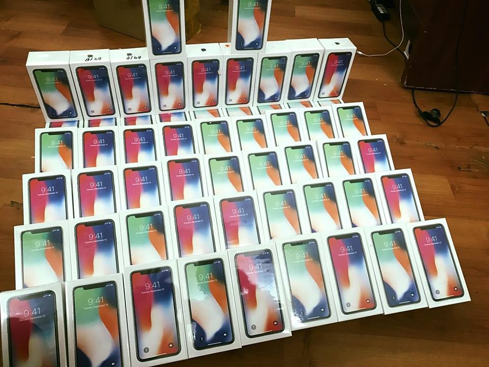 ‘Gia bien dong theo gio, buon iPhone X nhu choi chung khoan’ hinh anh