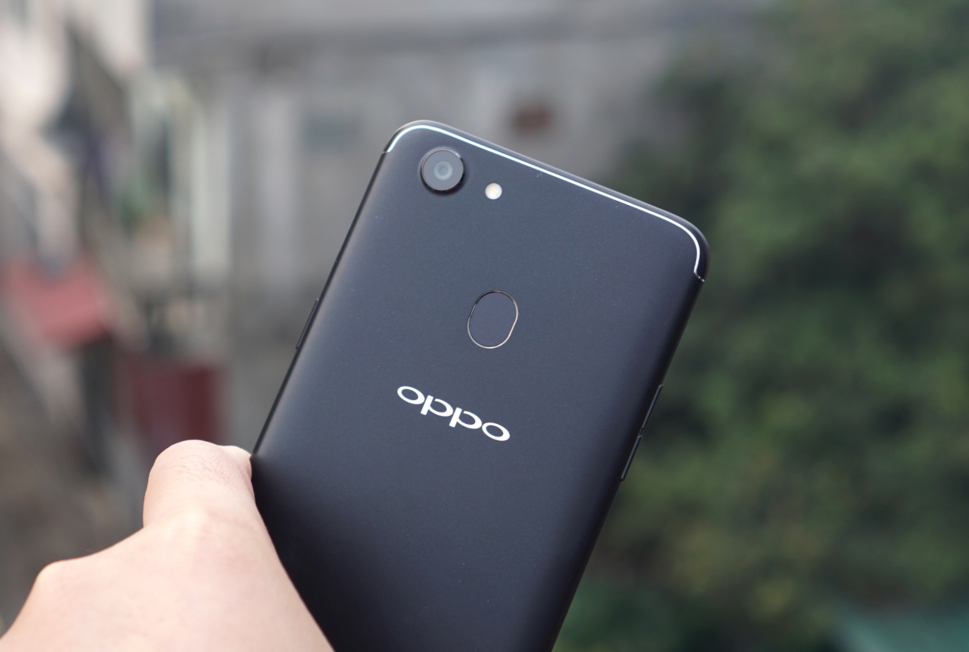 Mo hop Oppo F5 anh 7