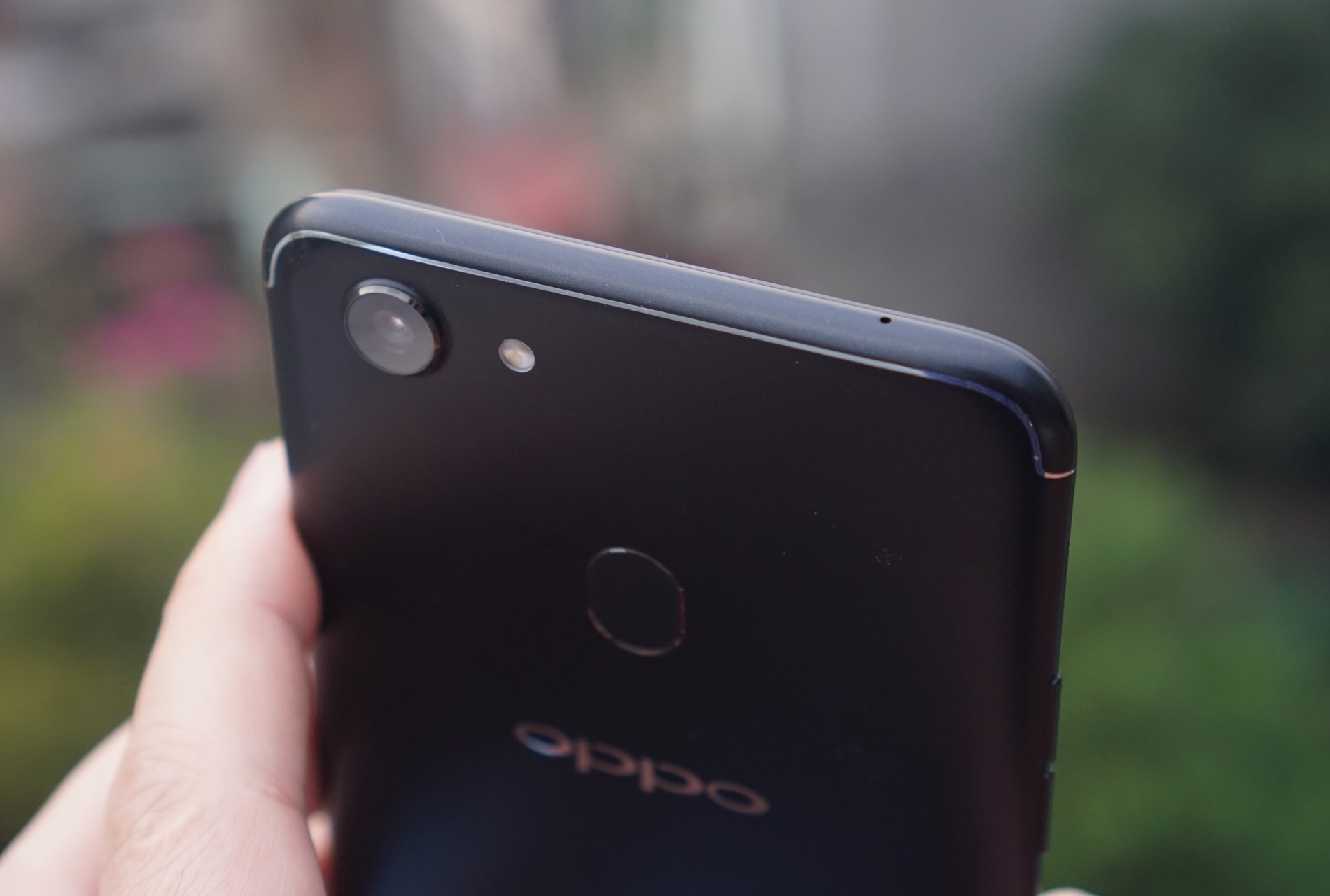 Mo hop Oppo F5 anh 9