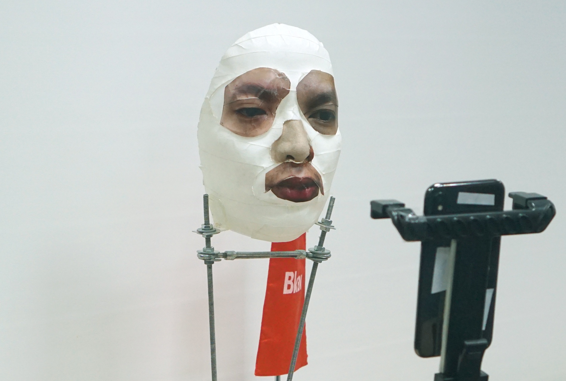 Bkav danh lua Face ID anh 1