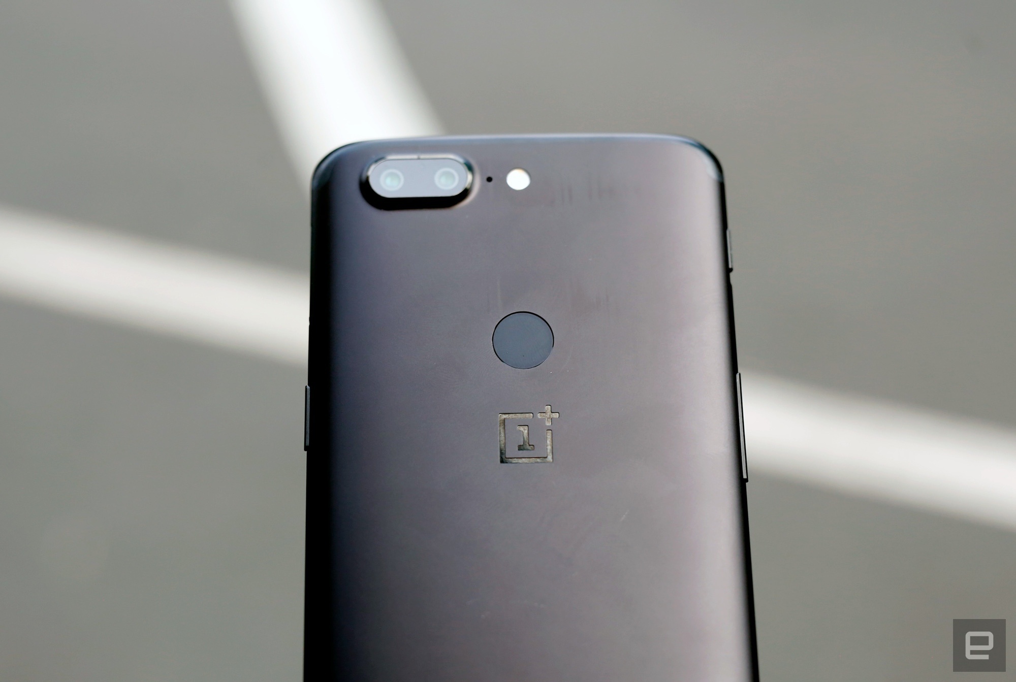 OnePlus 5T ra mat anh 3