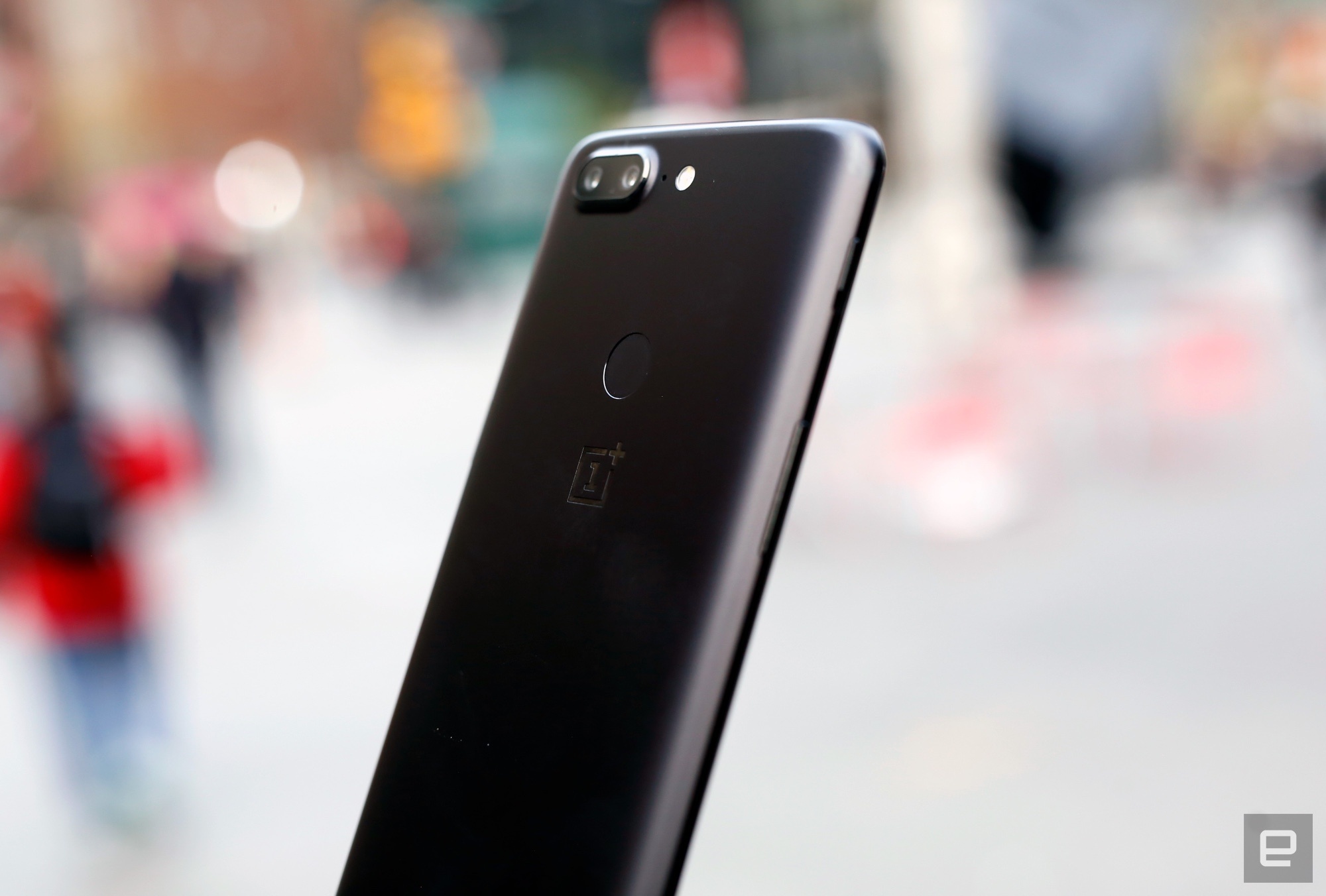 OnePlus 5T ra mat anh 7