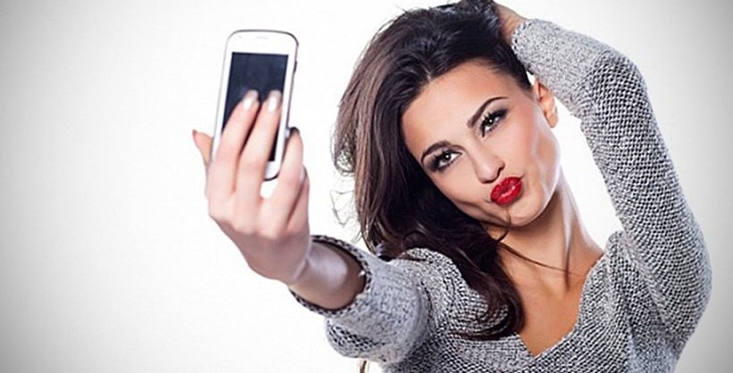 Facebook sap bat ban chup selfie neu muon dang nhap hinh anh