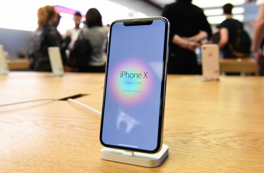 iPhone X dung chip mang Intel yeu hon cua Qualcomm hinh anh