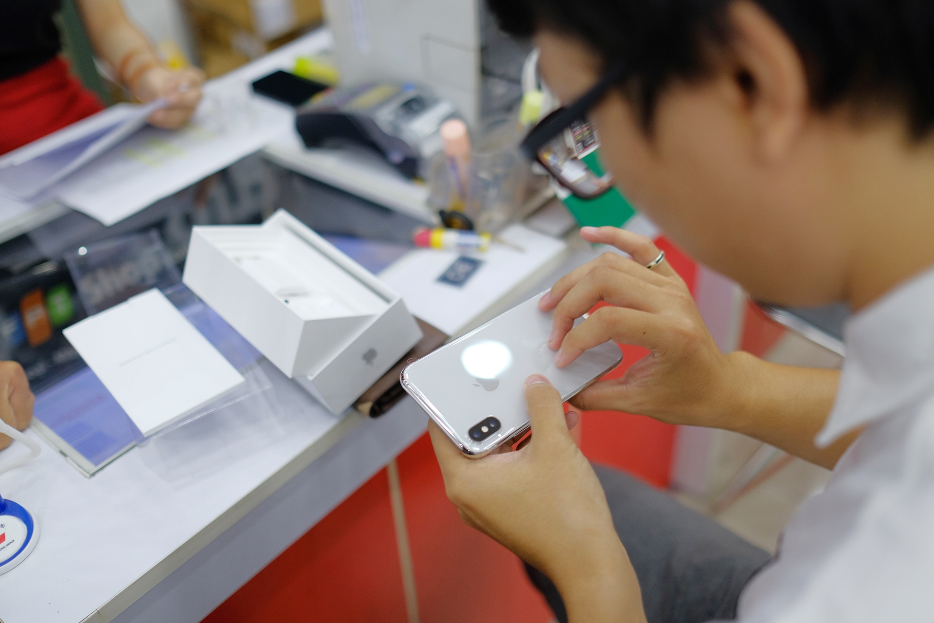 Mo ban iPhone X anh 5