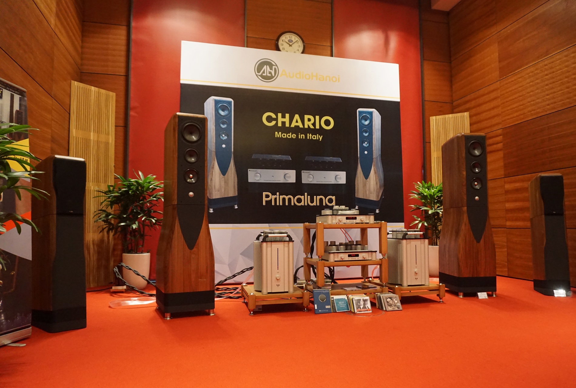 AV Show Ha Noi khai mac anh 12