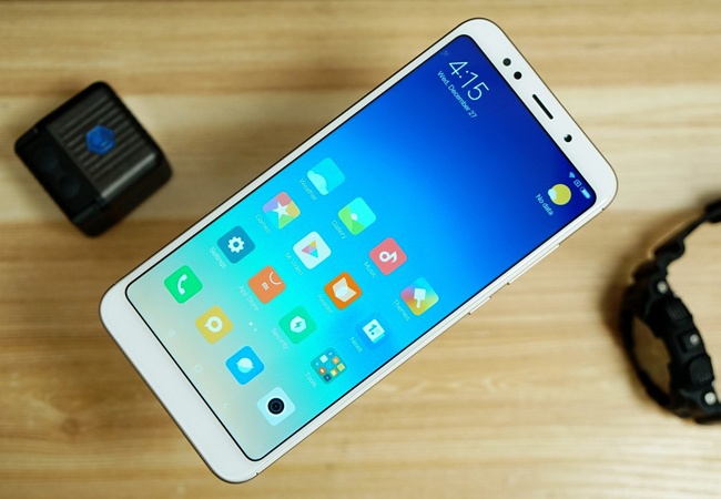 5 smartphone man hinh lon gia tot cho nam 2018 hinh anh