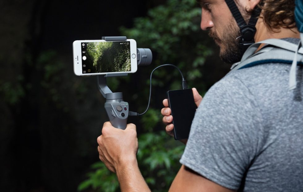 DJI tung tay cam chong rung Osmo Mobile 2, gia 130 USD hinh anh