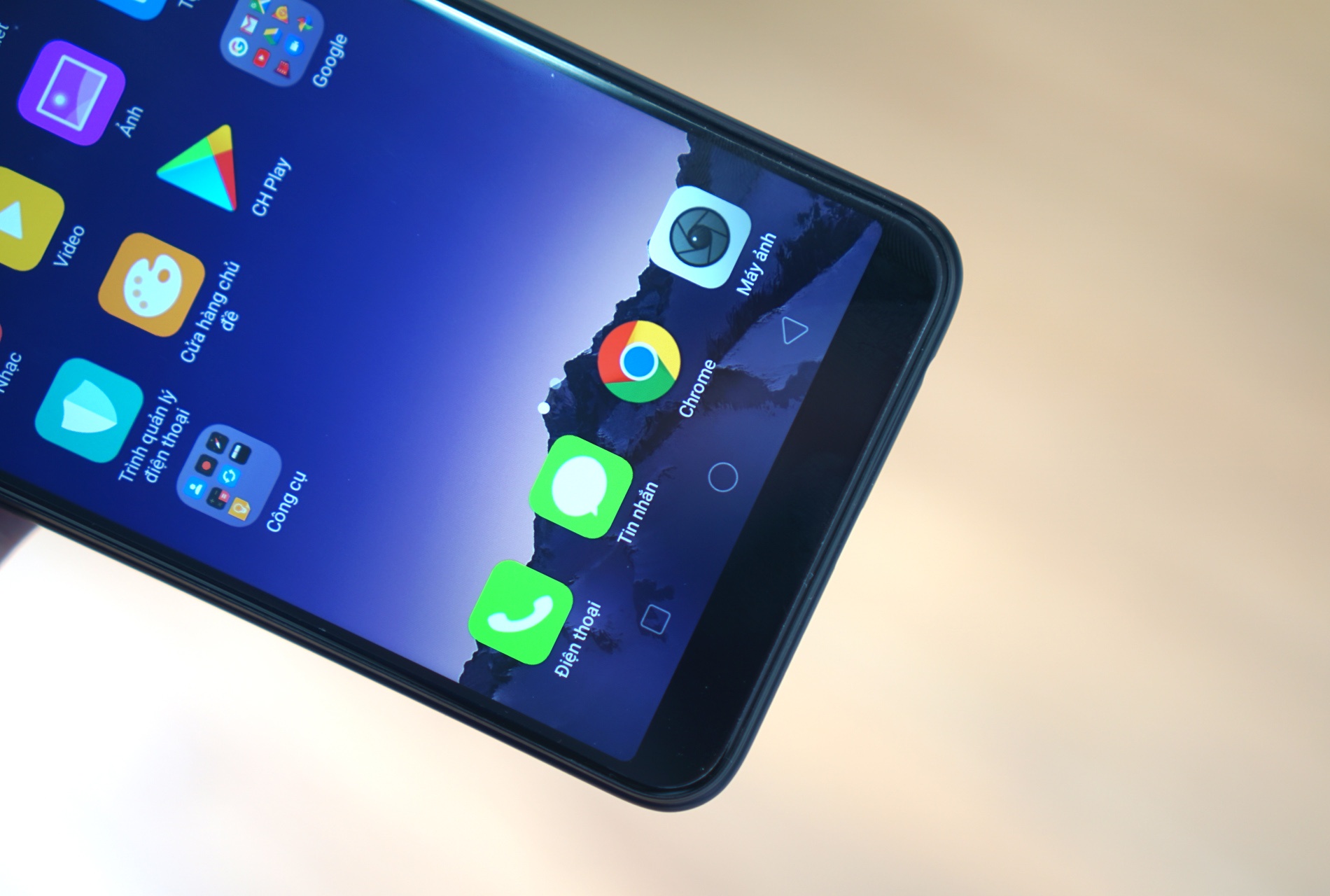 Mo hop Oppo A83 anh 8