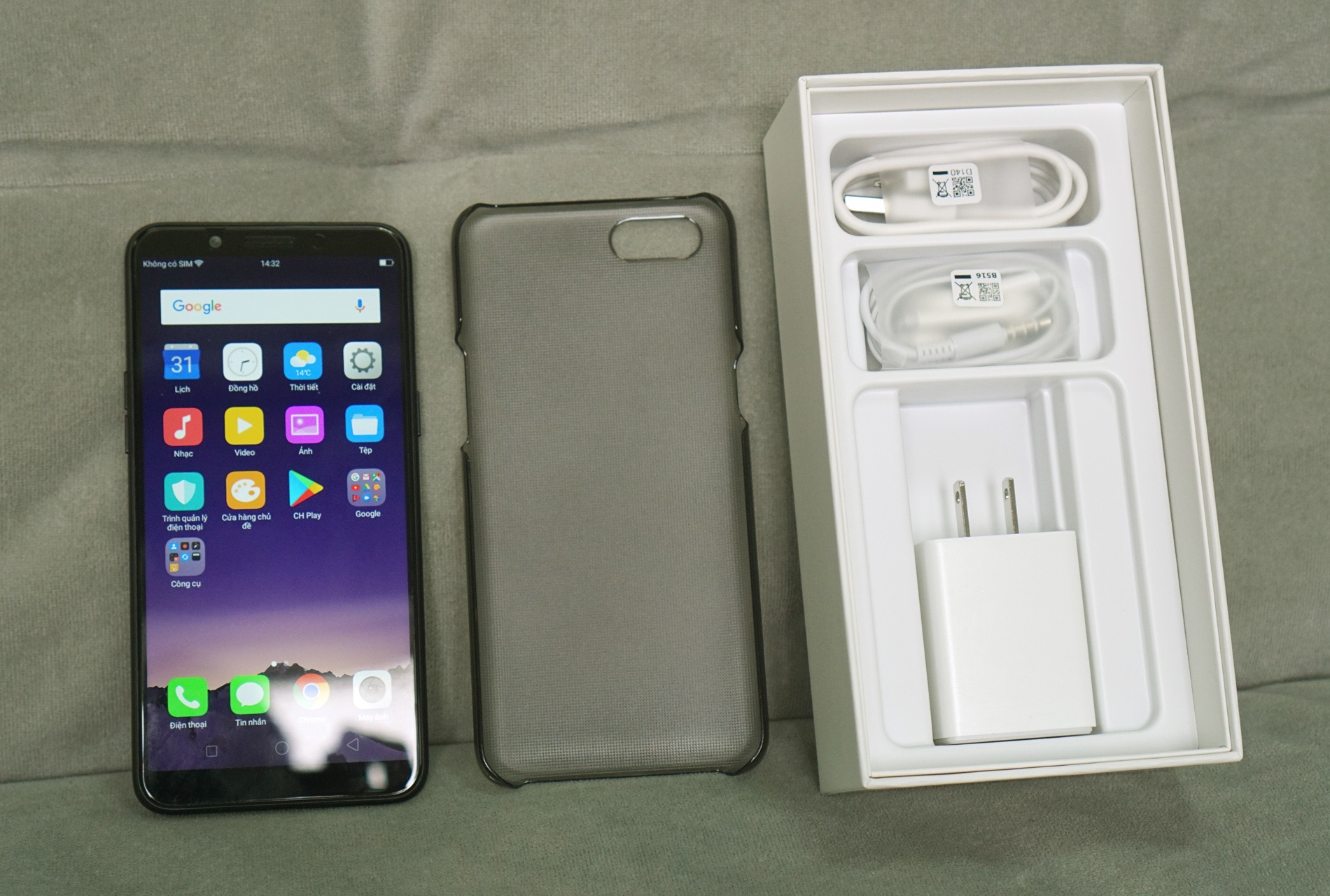 Mo hop Oppo A83 anh 2