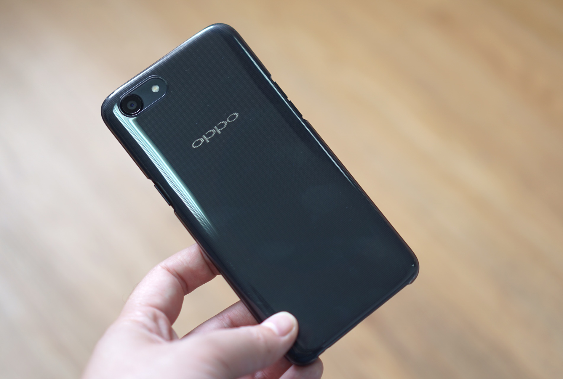 Mo hop Oppo A83 anh 3