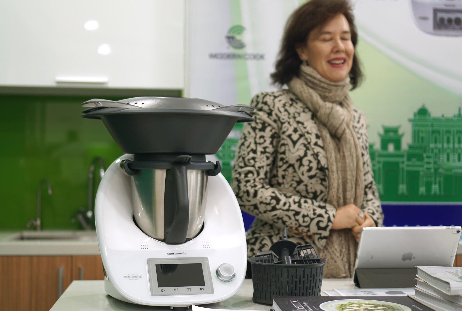 Robot nau an thong minh nhat the gioi ve VN voi gia 38 trieu hinh anh