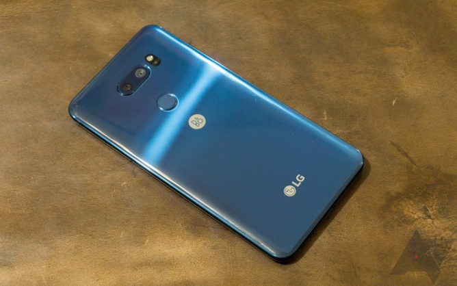 LG bat ngo cong bo smartphone tich hop AI V30S ThinQ hinh anh