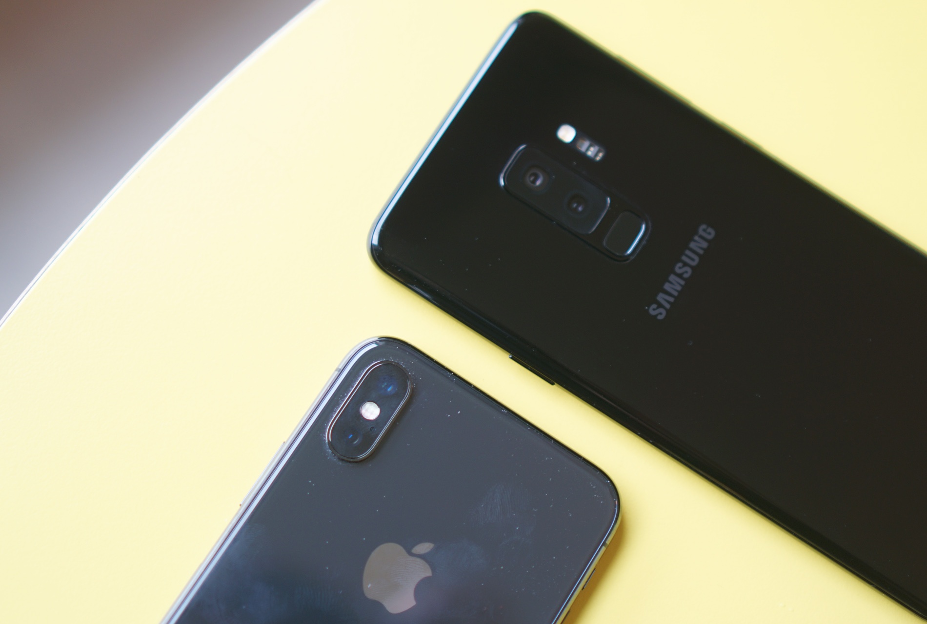 So sanh Galaxy S9+ va iPhone X anh 3