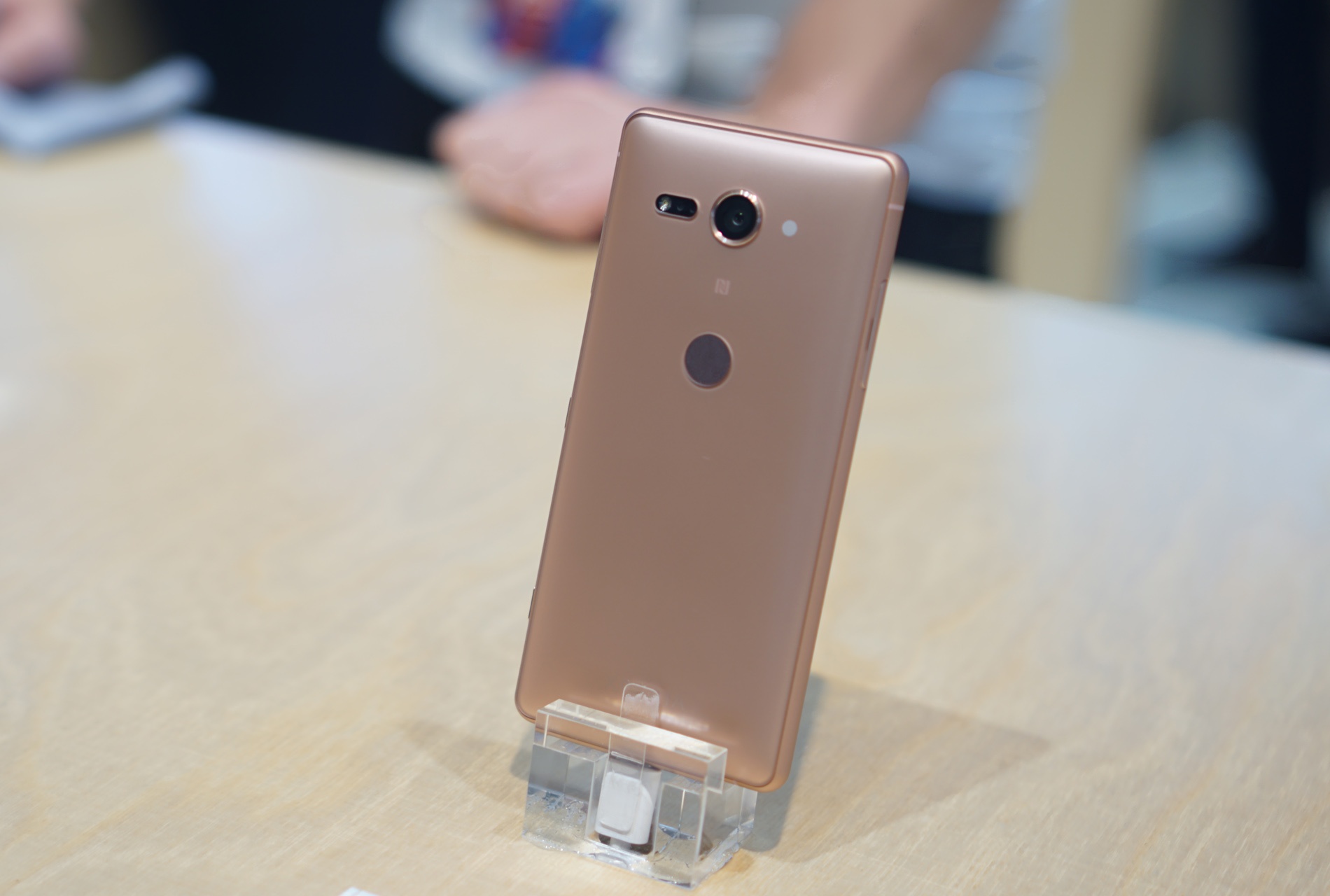 Anh thuc te Xperia XZ2 anh 11