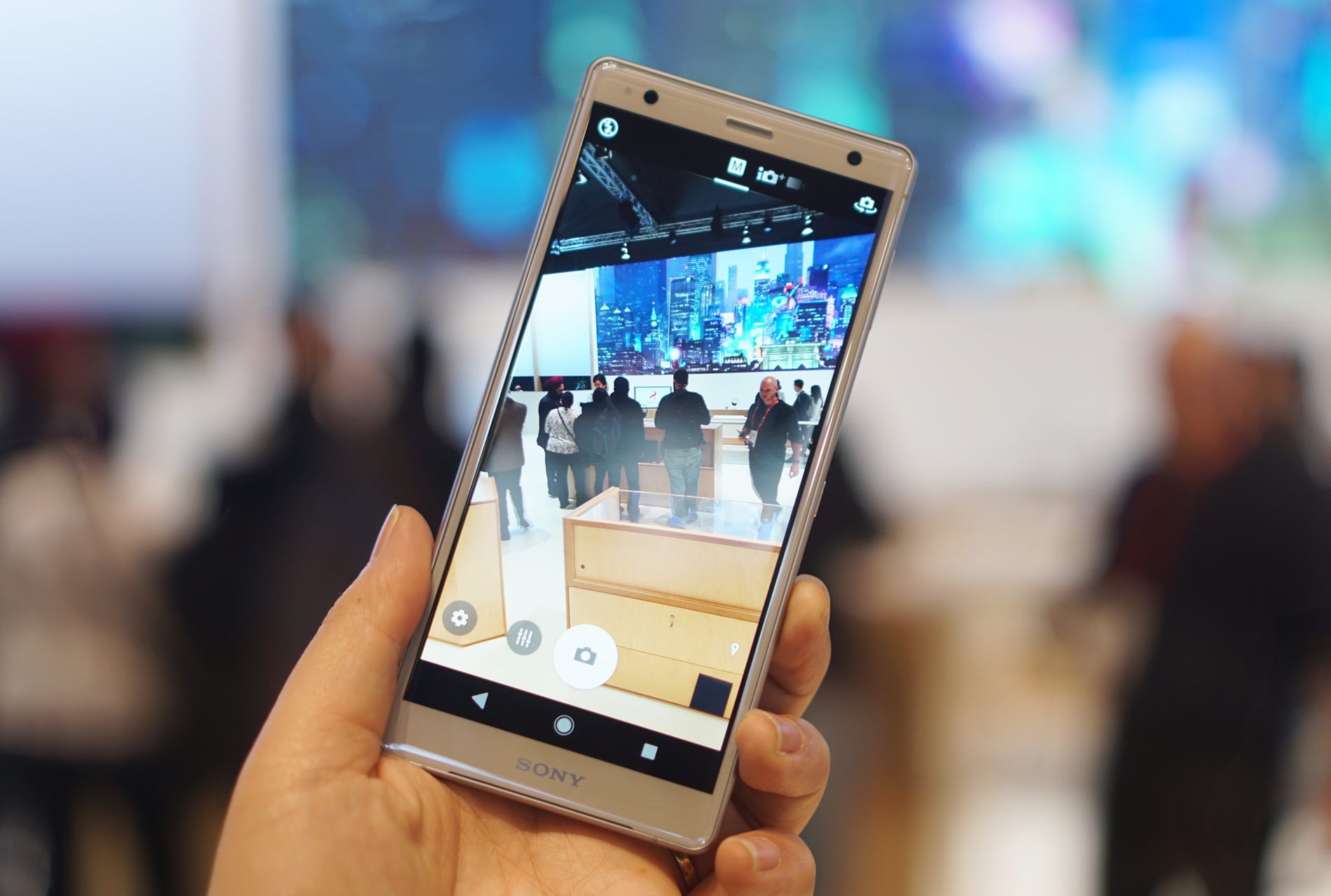 Anh thuc te Xperia XZ2 anh 5