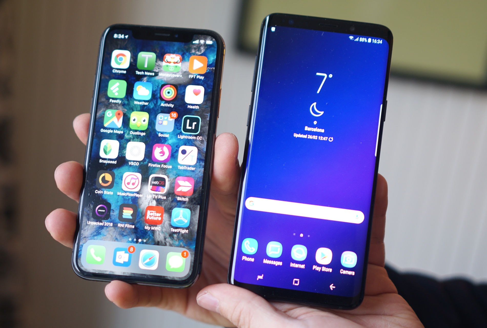 Nguoi dung ngay cang thich dien thoai cu: Loi cua Apple, Samsung hinh anh