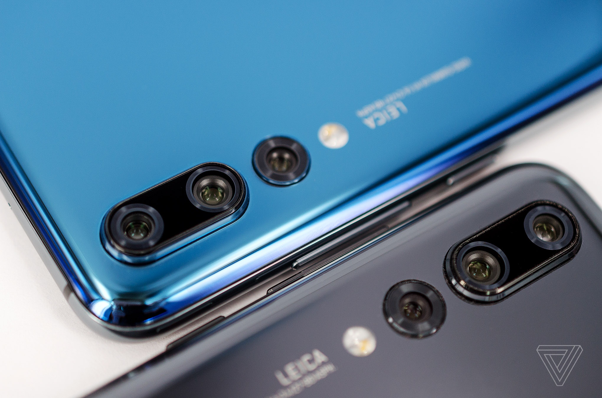 Huawei P20 Pro ra mat anh 2