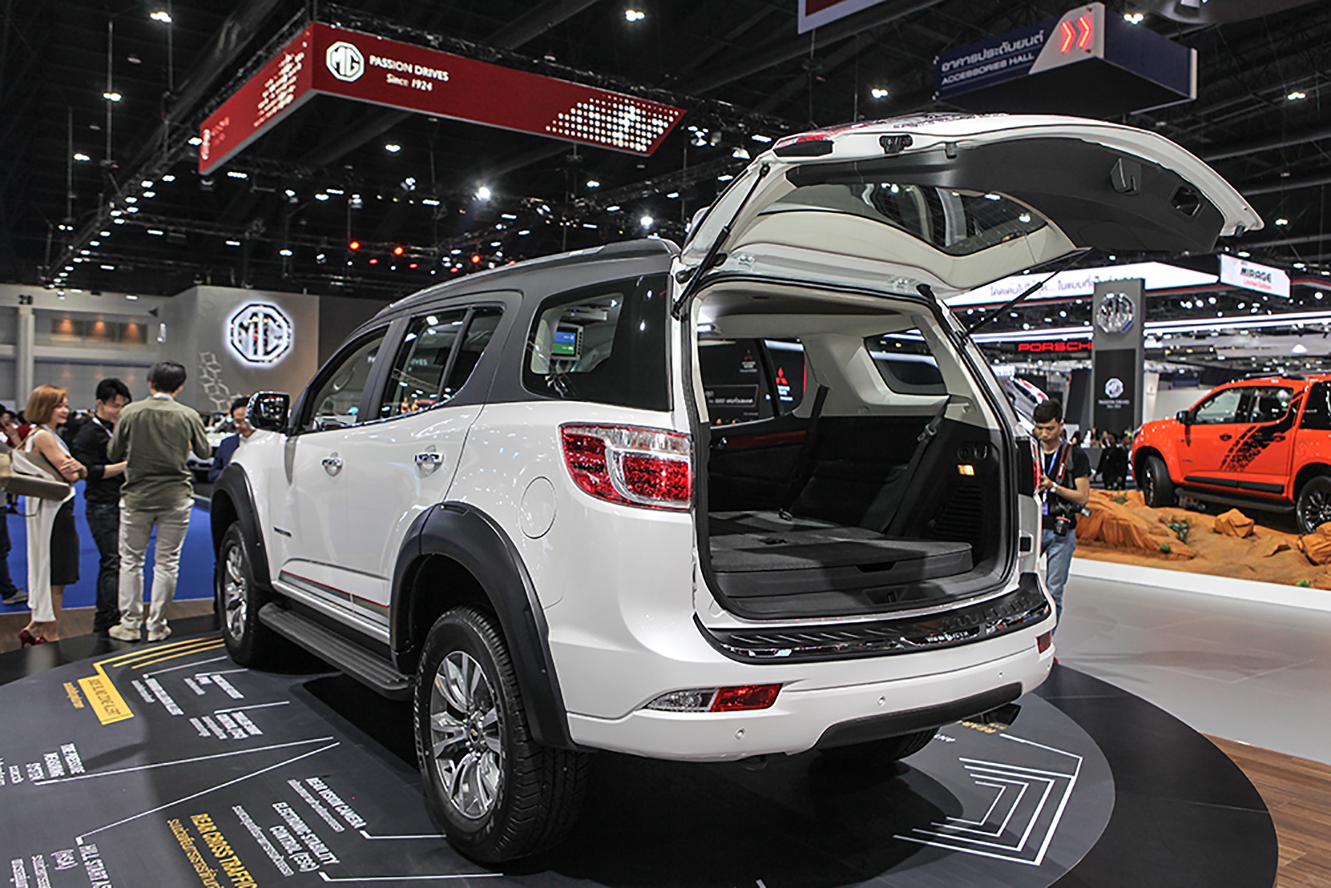 Chevrolet Trailblazer tai Thai Lan anh 5