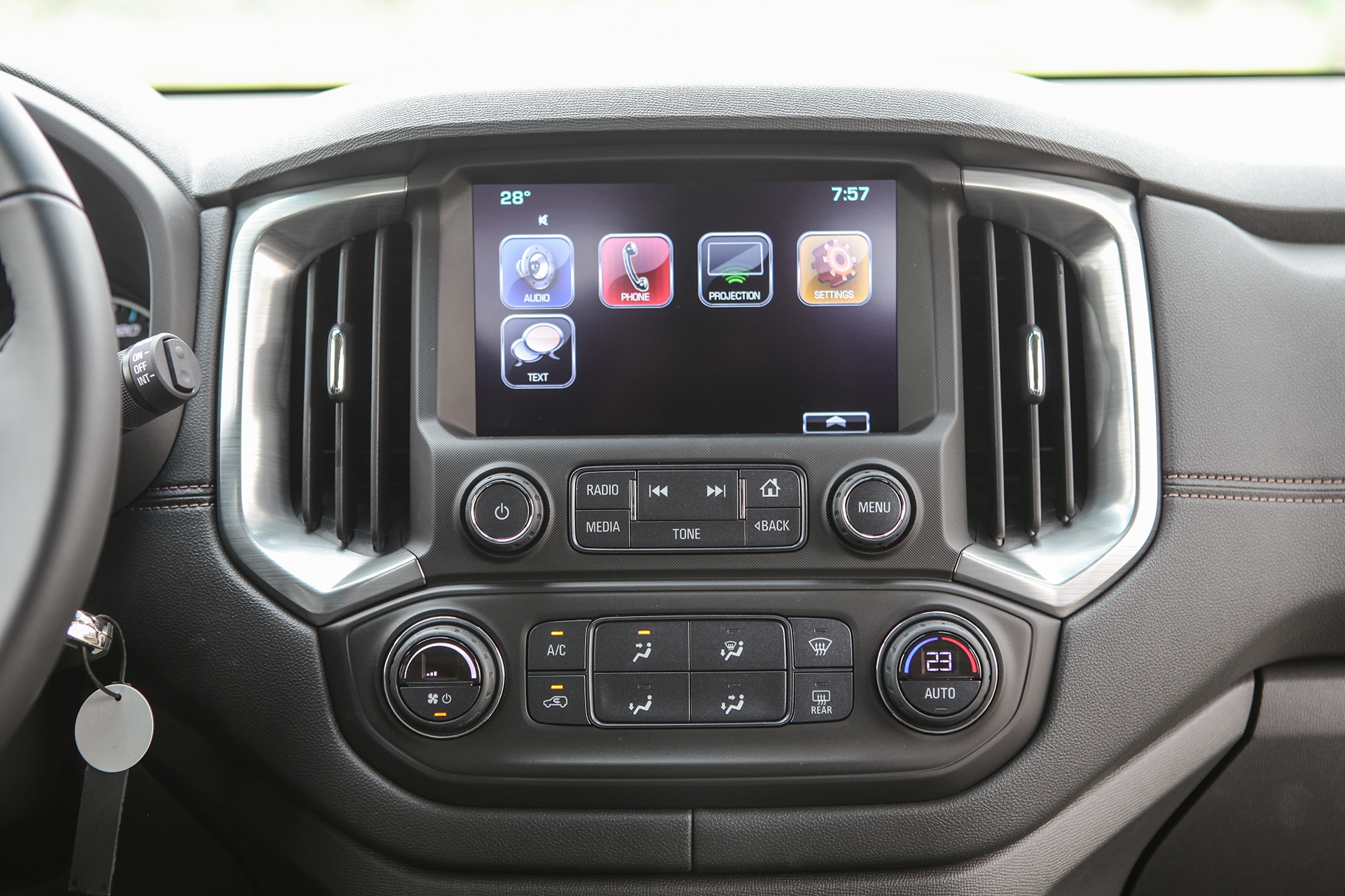 Anh thuc te Chevrolet Trailblazer anh 5