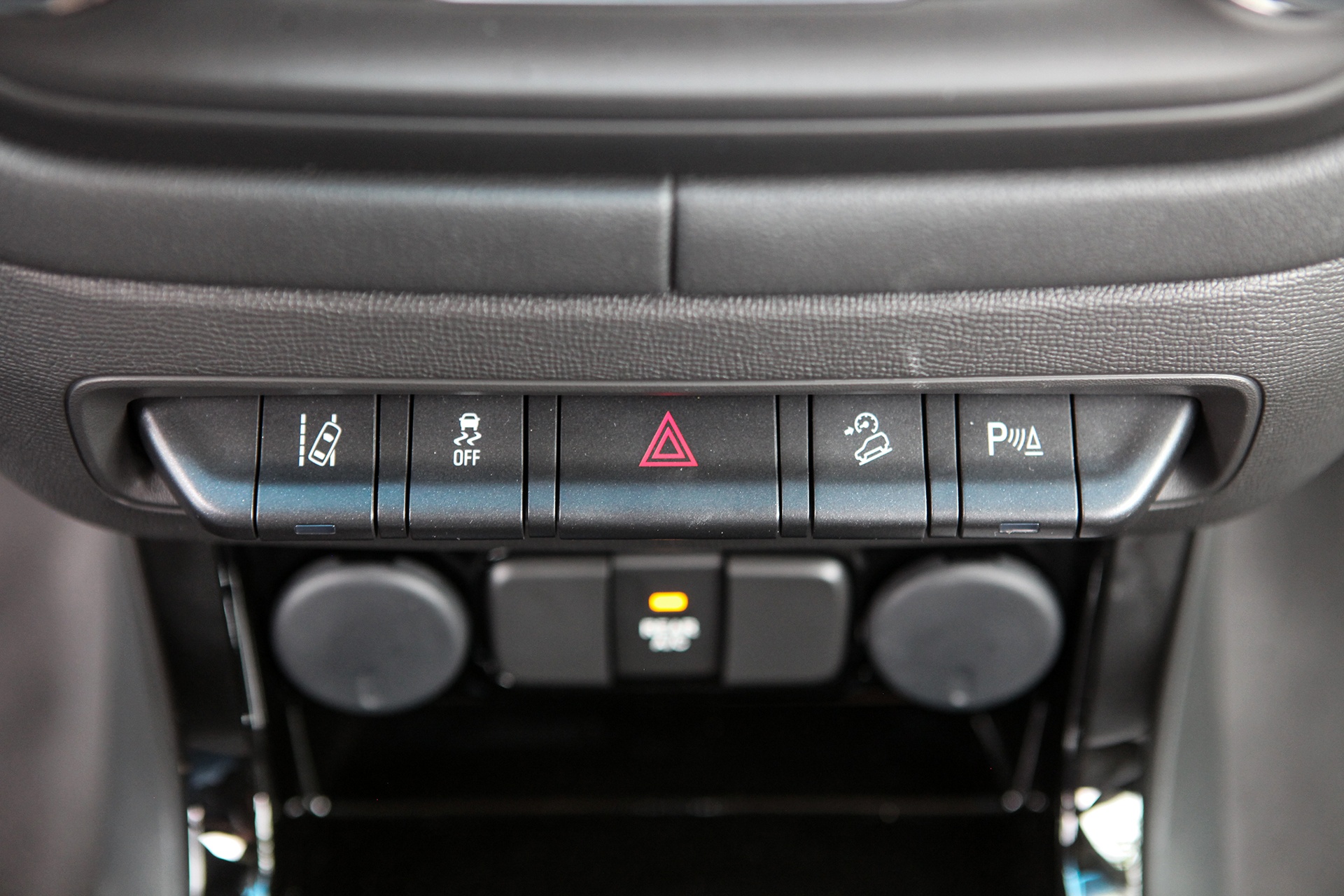 Anh thuc te Chevrolet Trailblazer anh 9