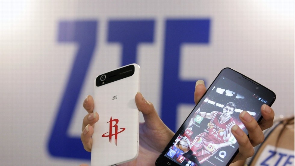 ZTE thanh nan nhan dau tien cua chien tranh lanh My - Trung? hinh anh