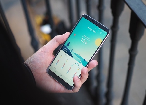 Smartphone tan trang nao dang mua anh 6