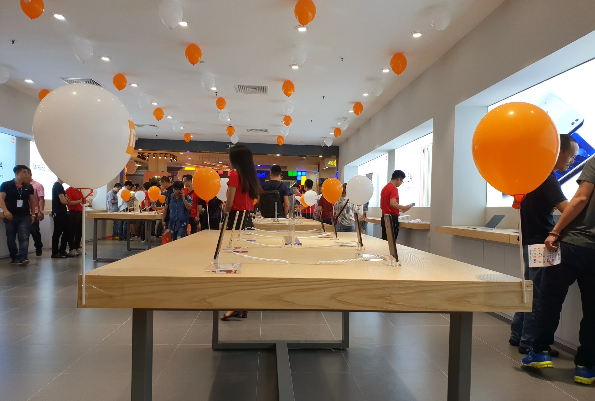 Mi Store dau tien o Ha Noi anh 1