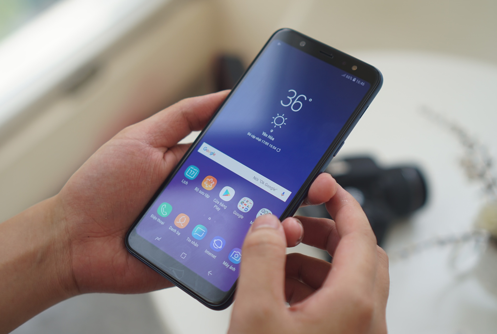 Mo hop Galaxy A6+ anh 10