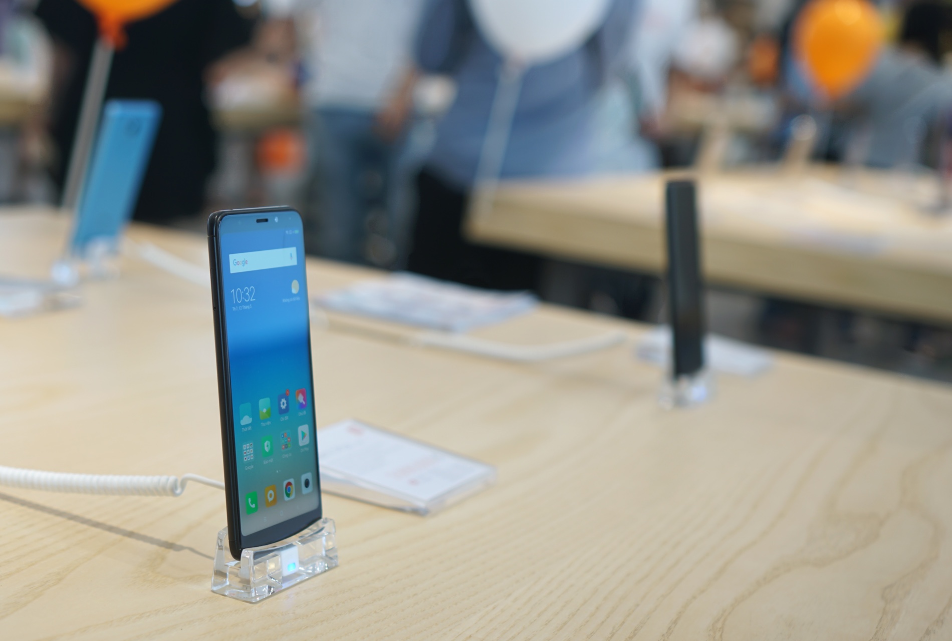 Smartphone 5-10 trieu o at len ke tai Viet Nam hinh anh