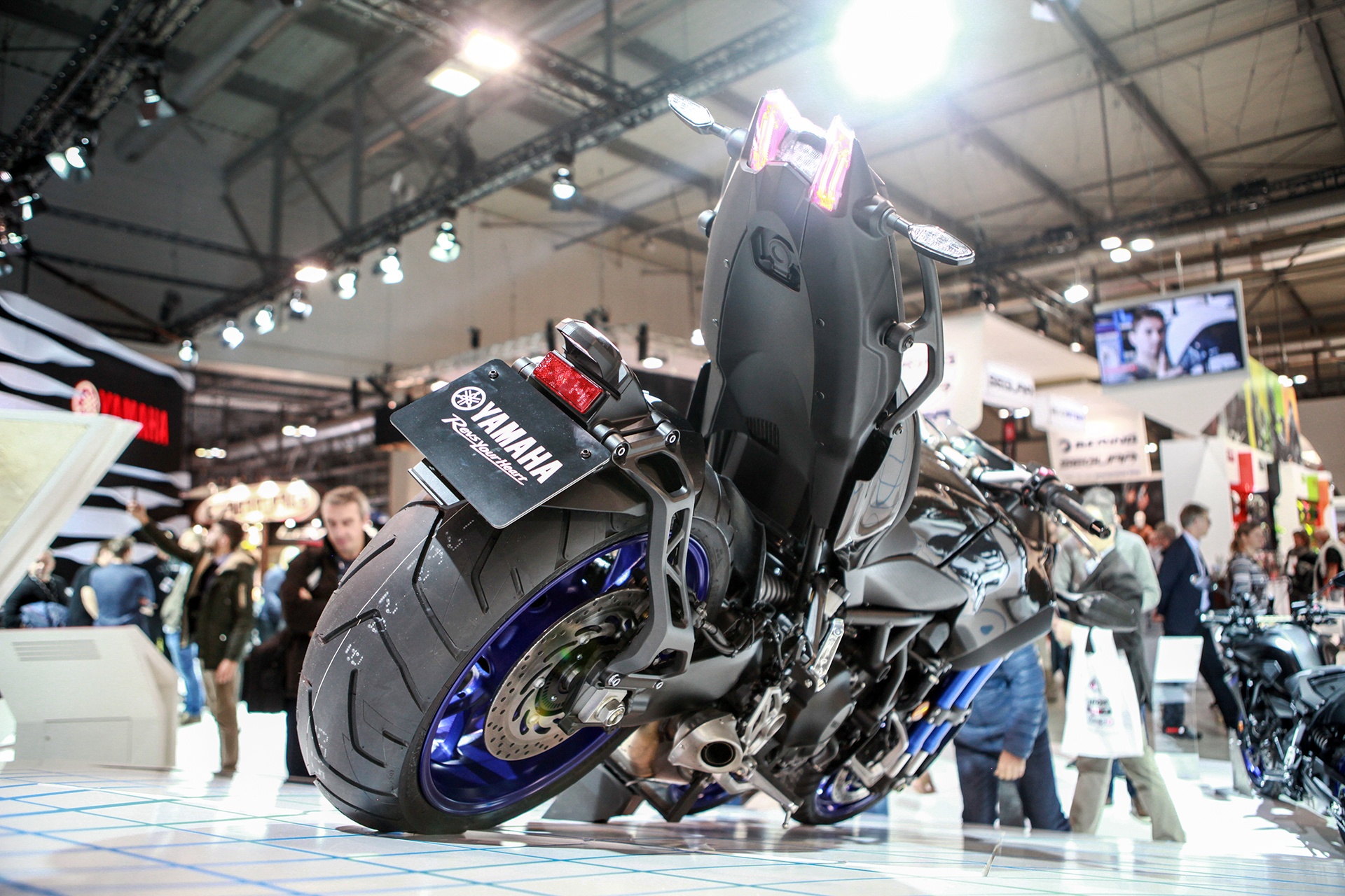 Yamaha Niken gia bao nhieu anh 7