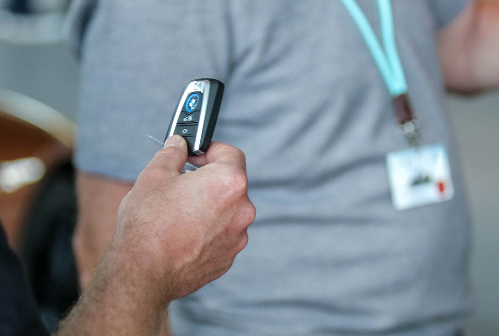 BMW i8 Roadster den tay khach hang anh 5