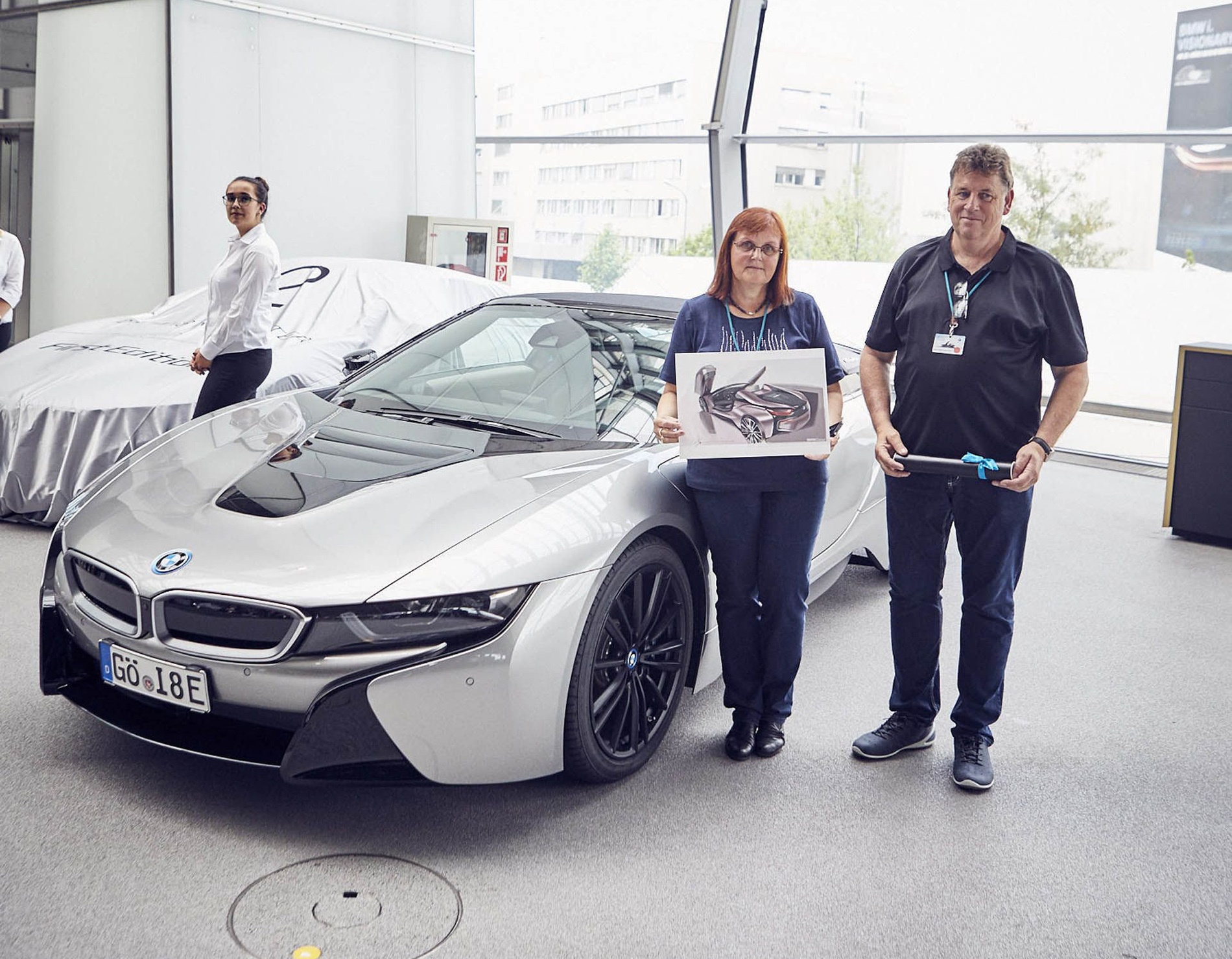 BMW i8 Roadster den tay khach hang anh 4