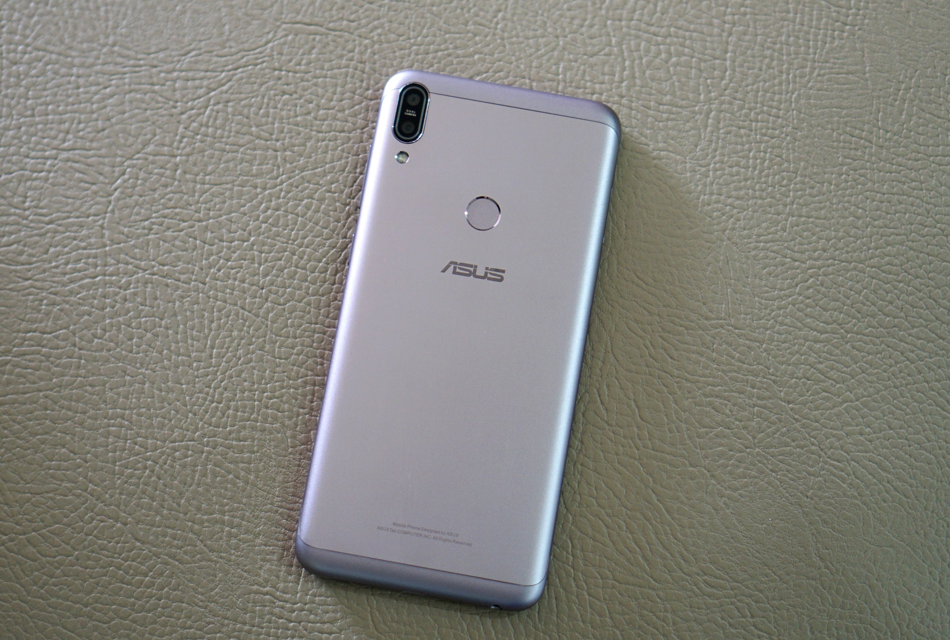 Asus Zenfone Max Pro gia bao nhieu anh 7
