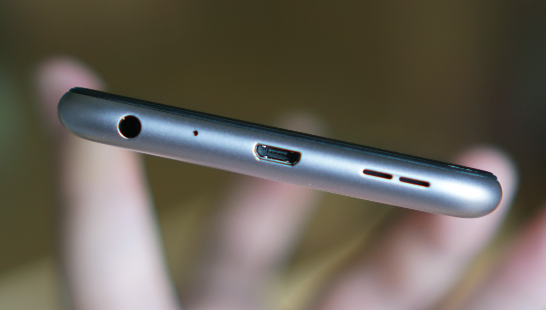 Asus Zenfone Max Pro gia bao nhieu anh 4