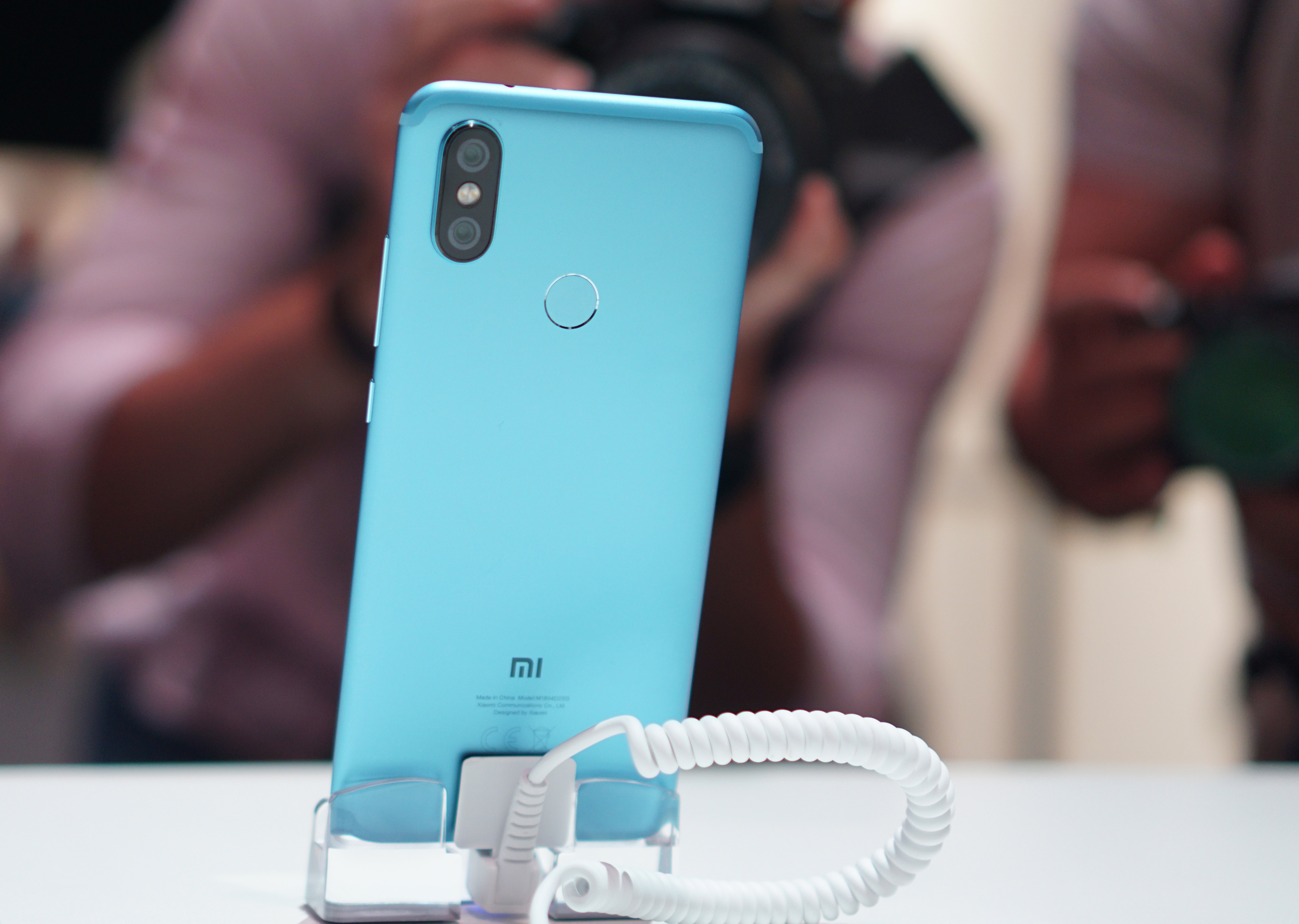 Trai nghiem Xiaomi Mi A2 anh 2