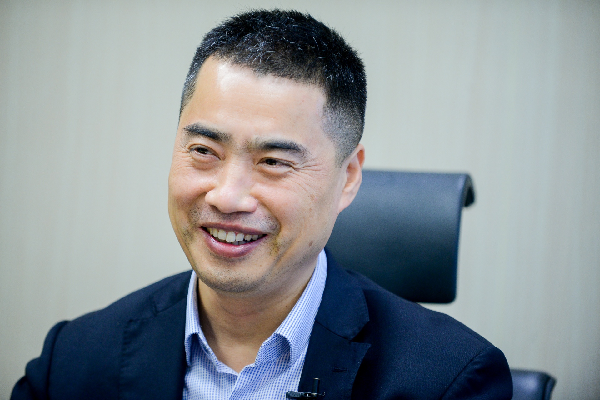 CEO Huawei Viet Nam: 'San pham cung cap tai Viet Nam dang tin cay' hinh anh