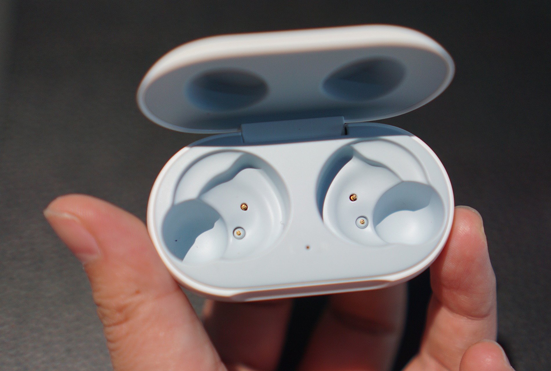 can canh Galaxy Buds Galaxy Watch Active anh 6