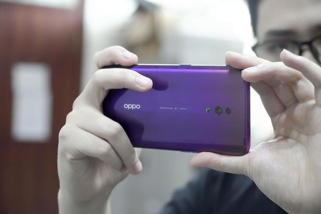 Oppo Reno ban cao cap gia 21 trieu dong hinh anh