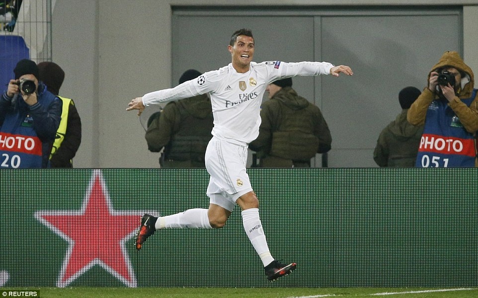 Ronaldo không còn ích kỷ trên sân nữa, anh chơi tập thể và có hai đường kiến tạo. Ảnh: Reuters.